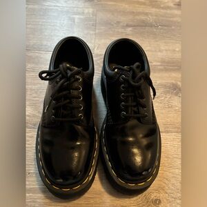 Dr. Martens -black leather platform oxford doc martens 8053